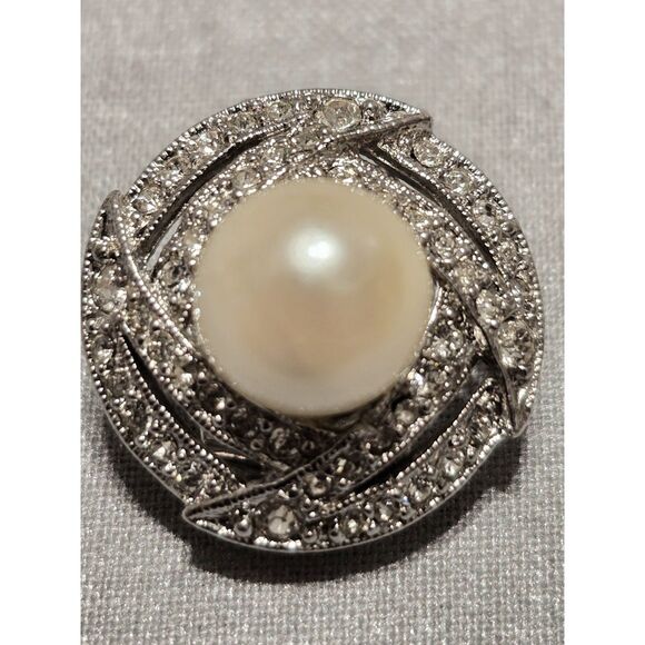 Clip On Earrings - Picture 3 of 7